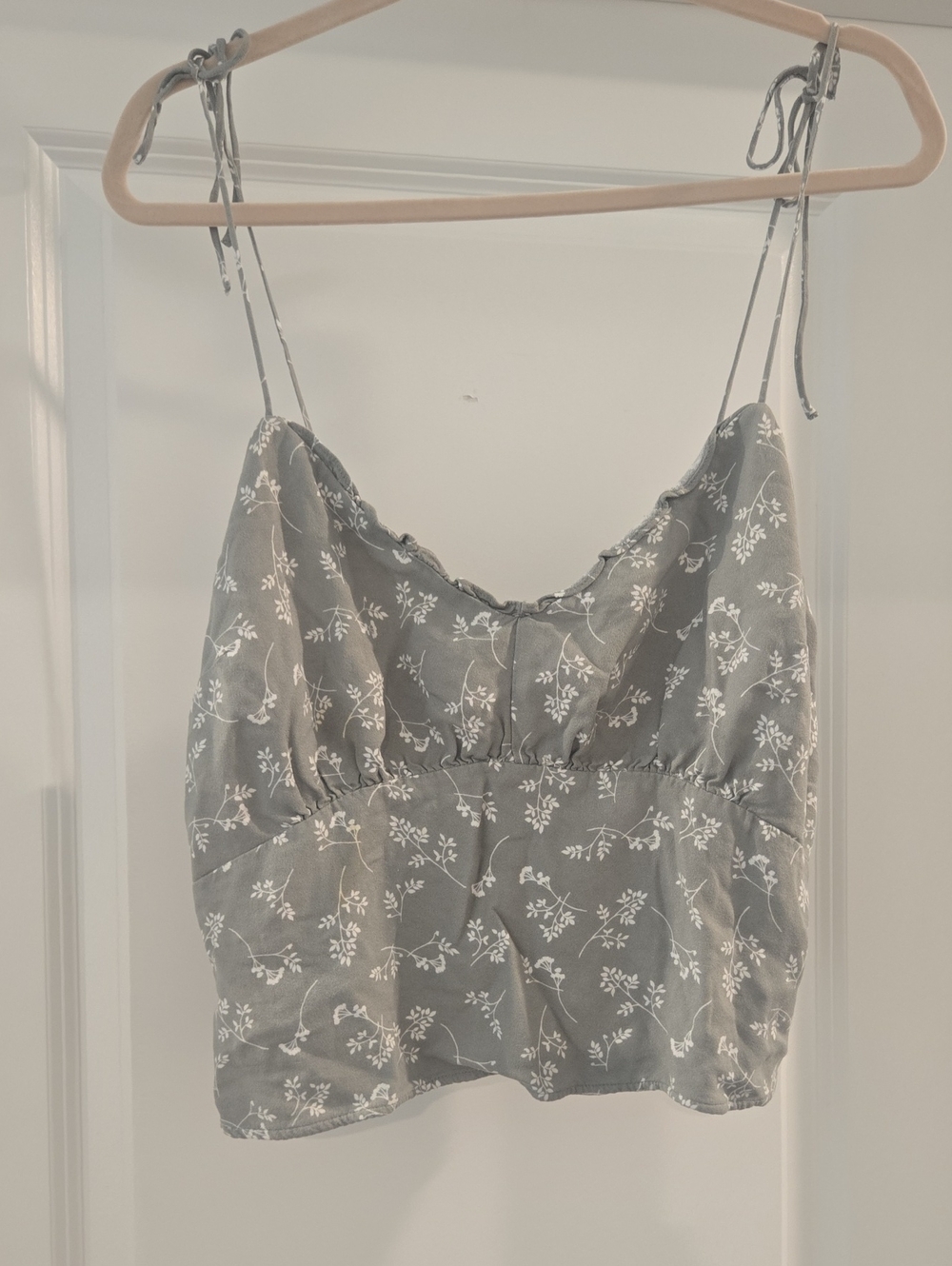 Abercrombie & Fitch Gray Floral Tie-Strap Camisole